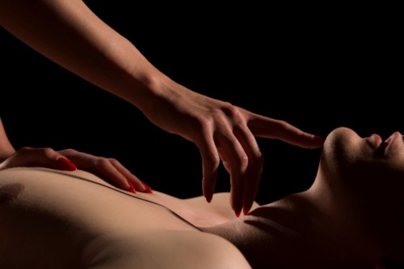 Време е за еротичен масаж! Вижте пет ползи от него