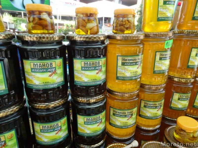 Китайски мед залива пазара у нас, цената на родния скача