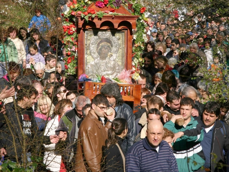 Хиляди души се помолиха за изцеление пред чудотворната икона в Бачково