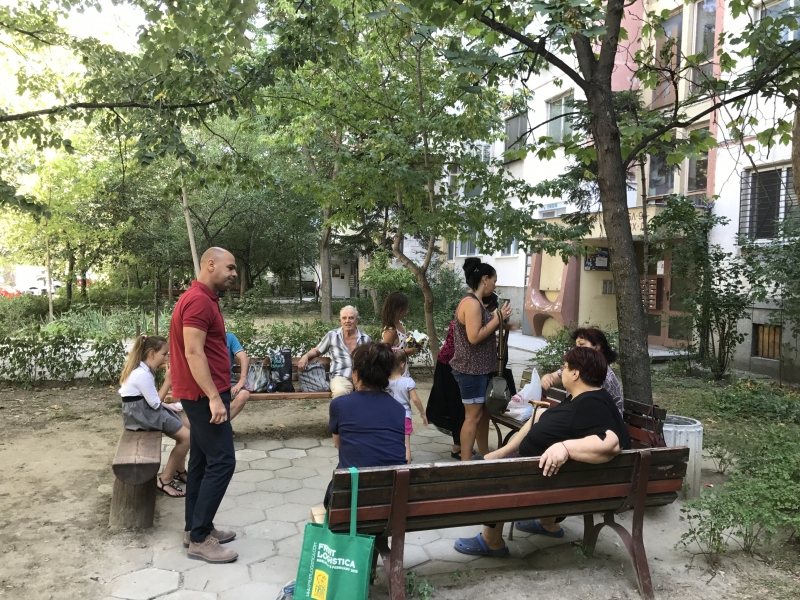 100 пейки раздават в ЖР Тракия за предблоковите пространства
