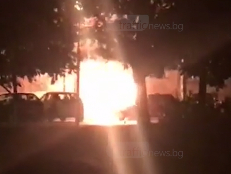 ВИДЕО показва пламъците, обгърнали запалената кола в “Смирненски“