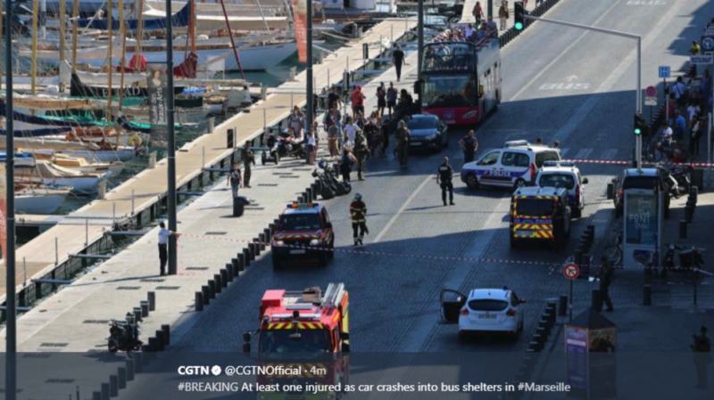 Автомобил се вряза в тълпа в Марсилия, има загинал