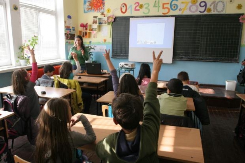 Недостиг на учители в Пловдив! Обявиха и десетки свободни работни места за специалисти