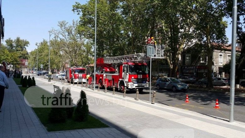 Три пожарни и полиция окупираха Мол Марково тепе! Търговският център е евакуиран СНИМКИ+ВИДЕО