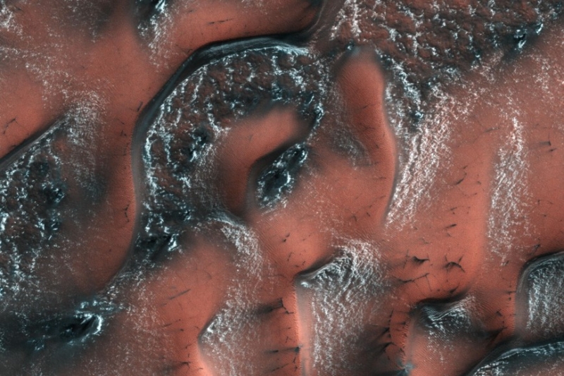 Впечатляваща СНИМКА показа участък със сух лед на Марс