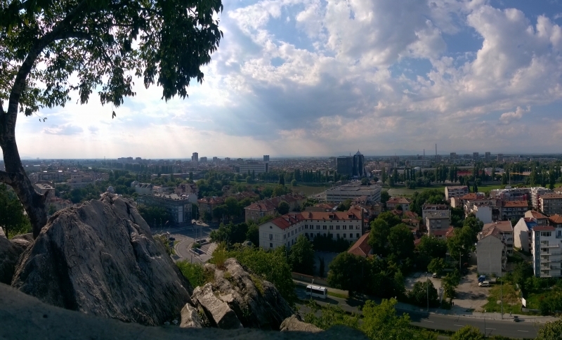 Жегата се завръща, очакава ни топла есен