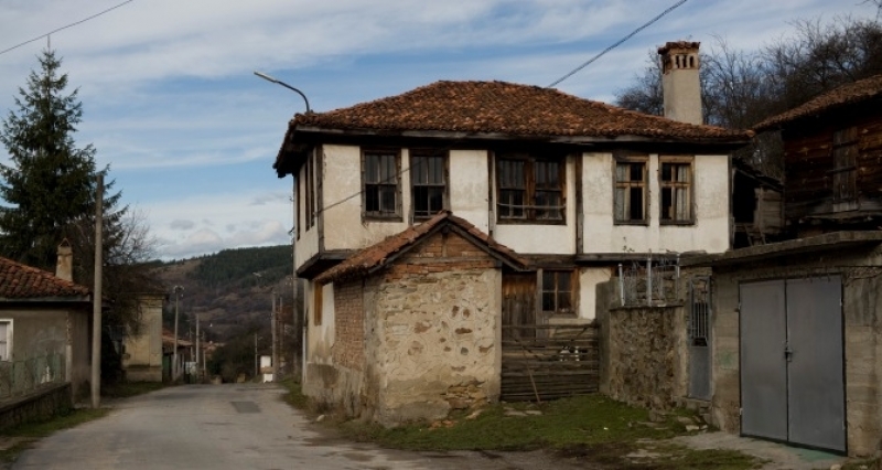 Сгушено в Средна гора село привлича пловдивчани с красиви пейзажи СНИМКИ