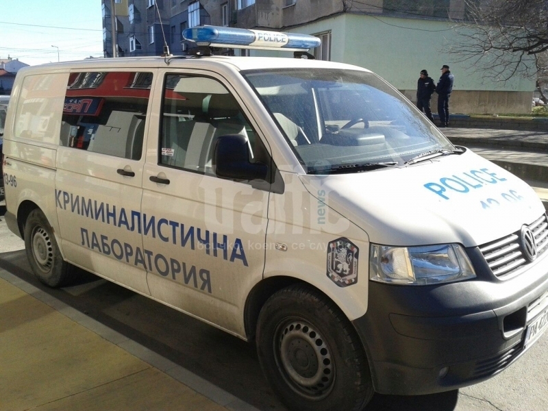 Труп лежи на пътя край Пловдив, гъмжи от полиция
