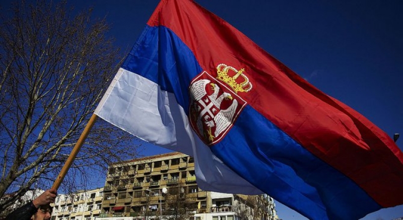 Бентли се вряза в кортежа на сръбския президент