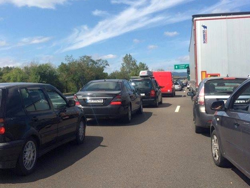 Мъж загина при тежка катастрофа на магистралата между Пловдив и София СНИМКИ
