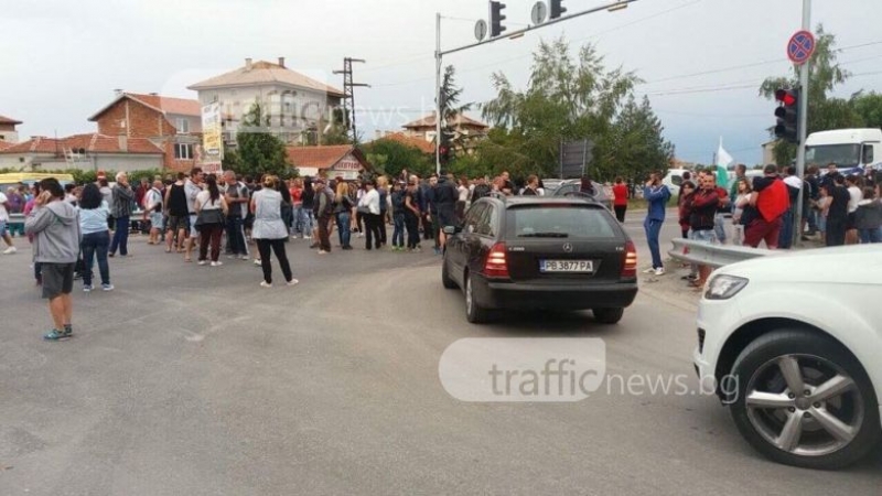 Коматевци блокираха Околовръстното на Пловдив! СНИМКИ