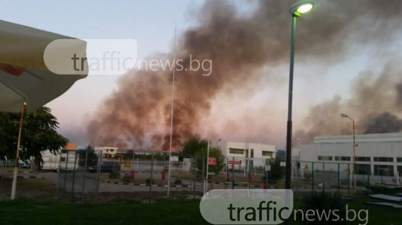 Пожар в района на ТЕЦ Север, гъсти облаци дим над града (ОБНОВЕНА) СНИМКИ И ВИДЕО