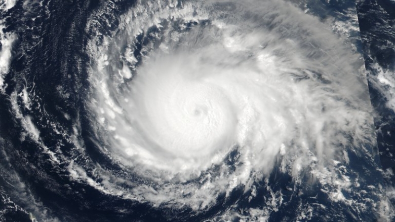 Флорида призова 5,6 милиона души да се евакуират заради урагана “Ирма“