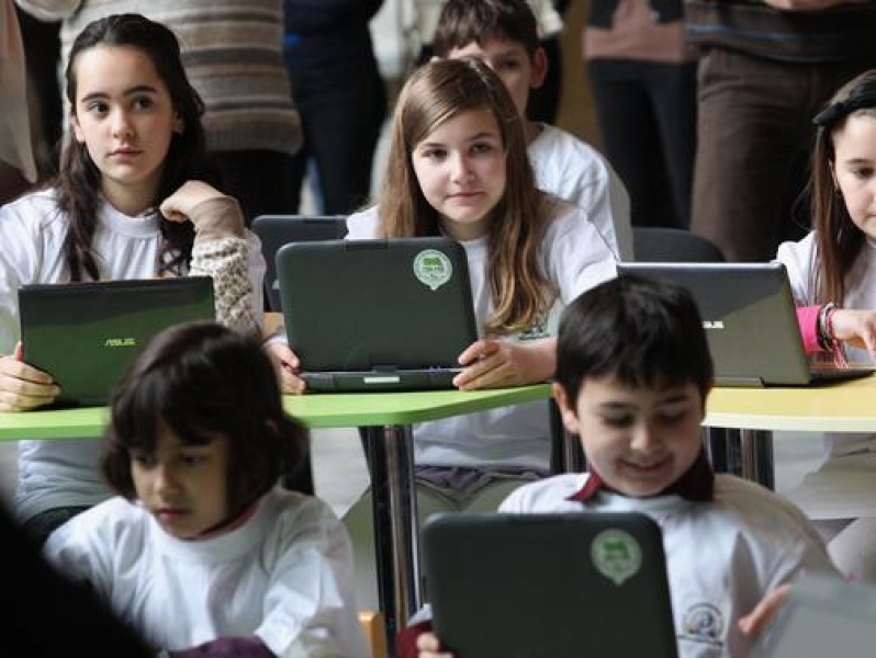 Над 25 000 българчета ще прекрачат прага на училище в чужбина