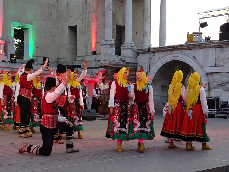 Фолклорен концерт разтърси Античния, започнаха празниците на Стария град