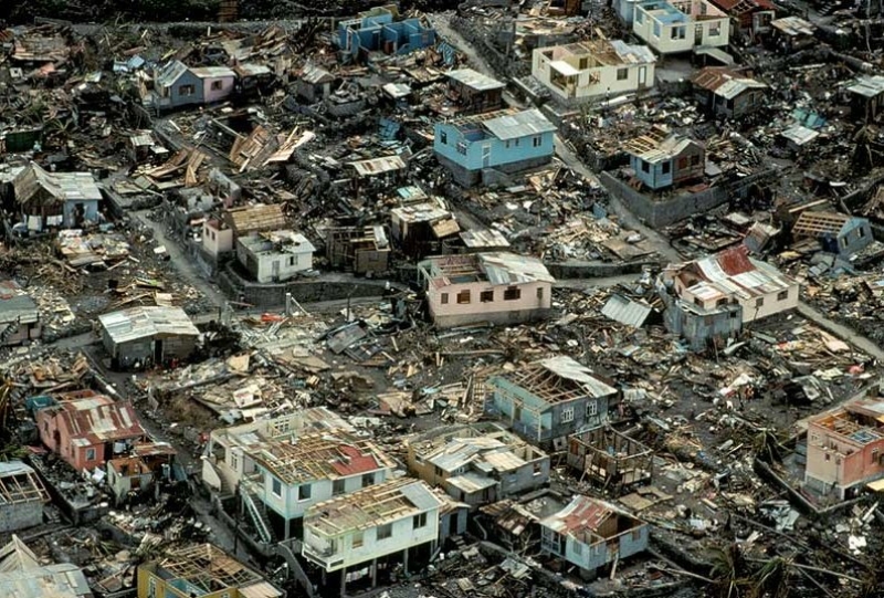 Премиерът на Доминика: Щетите от урагана са умопомрачителни