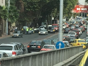 Катастрофа блокира движението към Бетонния мост СНИМКИ