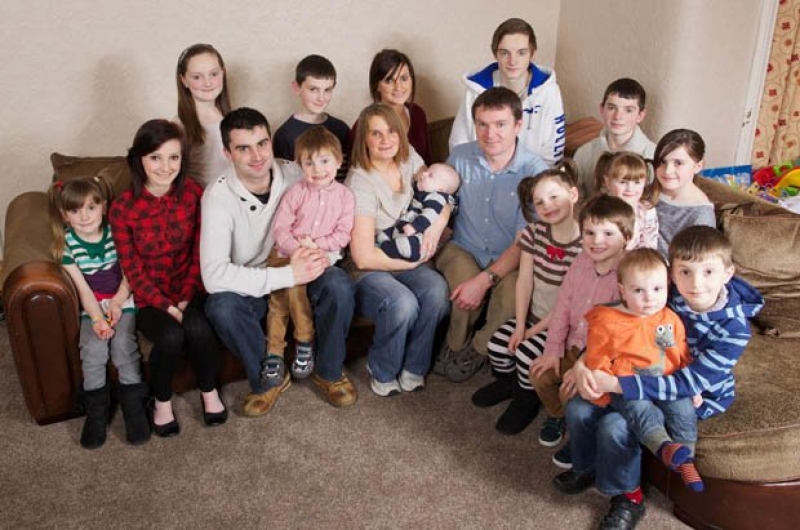 Британско семейство се сдоби с 20-ото си дете