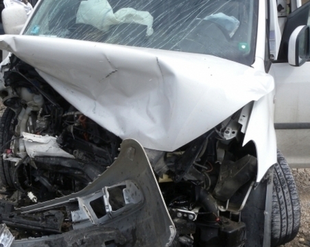 Мъж загина при челен удар край Костинброд, катастрофа блокира “Хемус“