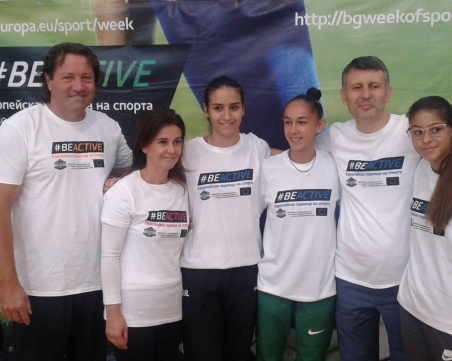 Деца, спортисти и деятели спортуваха заедно в баскетболната зала СНИМКИ