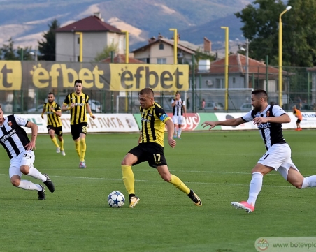 Ботев сигнализира органите на реда за инцидента с полицая, който е фен на Локо