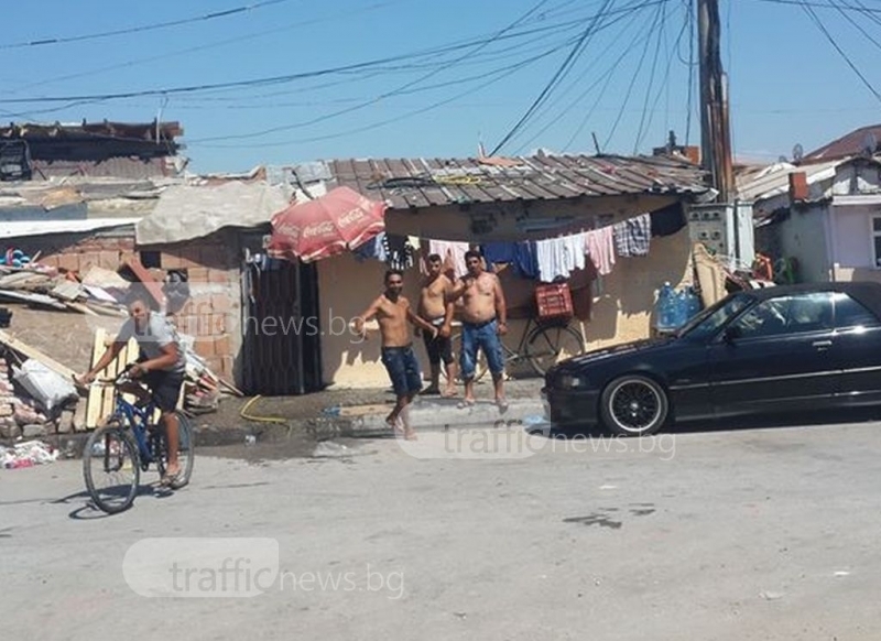 Започна бутането на незаконни постройки в Шекер махала СНИМКИ