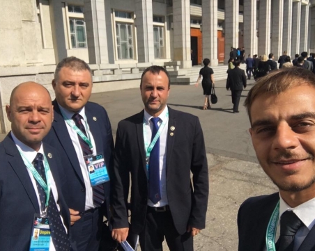 Змийска ракия и маса с барбекю за кмета на Тракия в Пхенян СНИМКИ