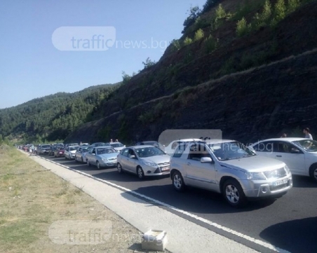 Глоба от 50 лева за работещ на място двигател