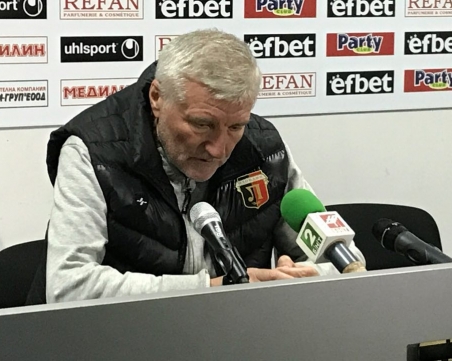 Войн Войнов: Не се заблуждаваме, че сме Реал Мадрид, но 9 мача играхме без нападател ВИДЕО