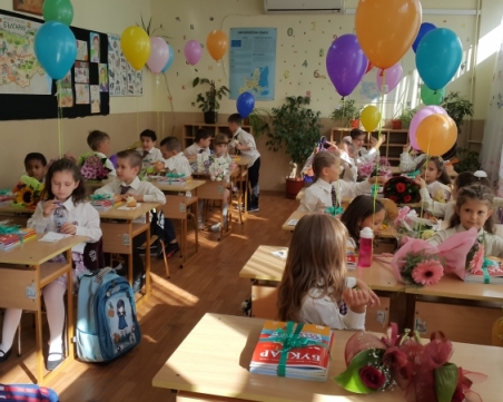 От 2018 г. вдигат детските надбавки и социалните помощи