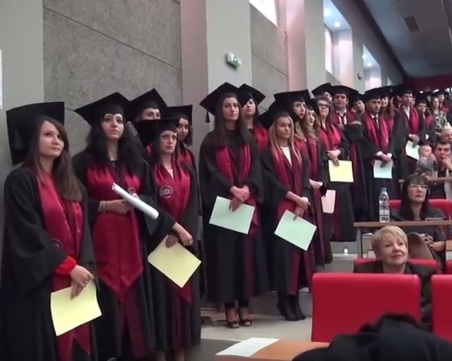 Новите зъболекари на Пловдив положиха клетва, хващат клещите ВИДЕО