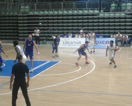 Академик Бултекс 99 тръгна силно в зала “Сила“ СНИМКИ