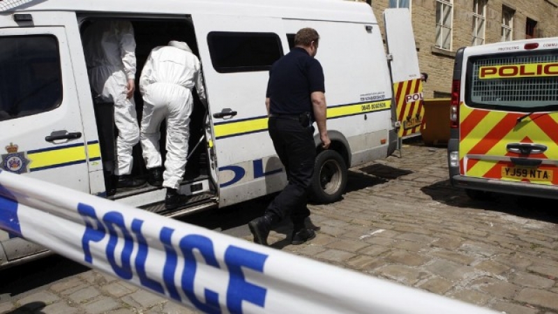Един убит и шестима ранени при нападения в Англия