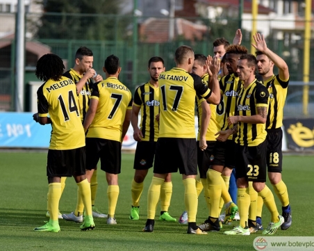 Ботев без двама срещу Витоша тази вечер