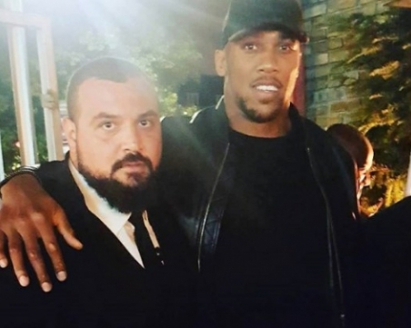 Здравеняк от Пазарджик охранява купоните на Джошуа