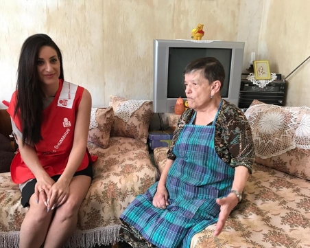 Инсулт покоси пловдивчанка, младежи я спасиха ВИДЕО