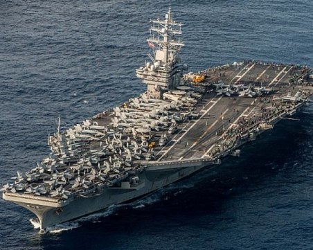 Американска армада, начело със самолетоносача “Роналд Рейгън“,  настъпва към Корейския полуостров ВИДЕО