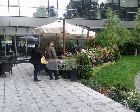 Скандали, обиди и блъскане между фенове на Ботев! Едва не се стигна до бой в Сдружението СНИМКИ