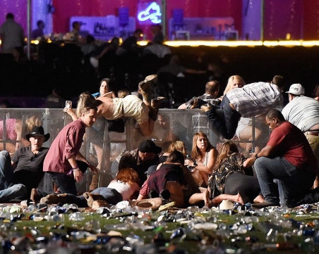 Убитите в Лас Вегас вече са над 50! Мистериозна жена крещяла: Вие всички ще умрете! ВИДЕО