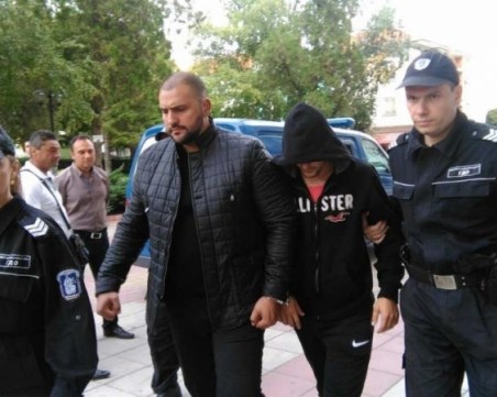 Екшън! Гринго скочи на охраната, биели го в ареста ВИДЕО