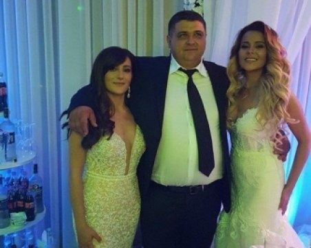 Орхан Мурад пя на сватбата на кметската щерка Здравка Черпокова СНИМКИ