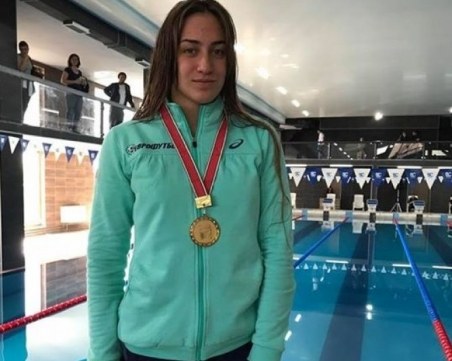 Пловдивска надежда в плуването с цели 6 златни медала в Косово