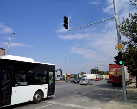 Аварията на Кукленско спря движението и промени линиите на автобуси 11, 37 и 116