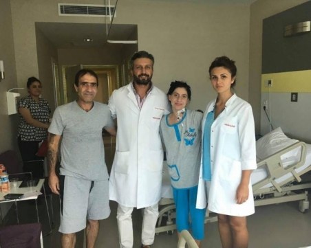 Спасиха като по чудо 22-годишна майка, след като баща й дари бъбрека си СНИМКИ