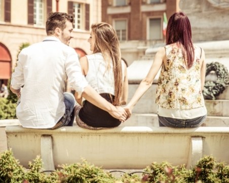 Жените догонват мъжете по изневери