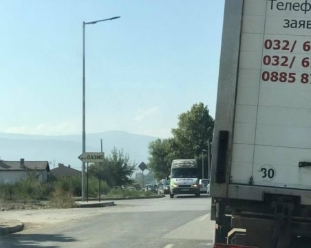 По никое време: Зверска тапа на новото кръгово на Остромила СНИМКА