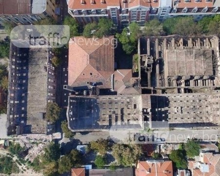 Пожарната в Пловдив накрак! Дим се носи от тютюневите складове