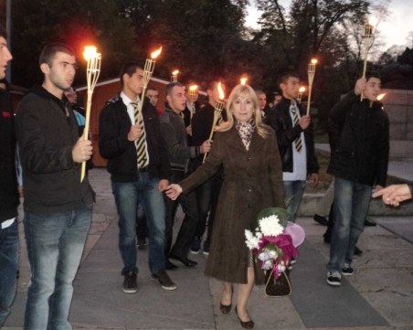 Прощаваме се с дългогодишната директорка на Руската гимназия Мариана Димитрова в събота