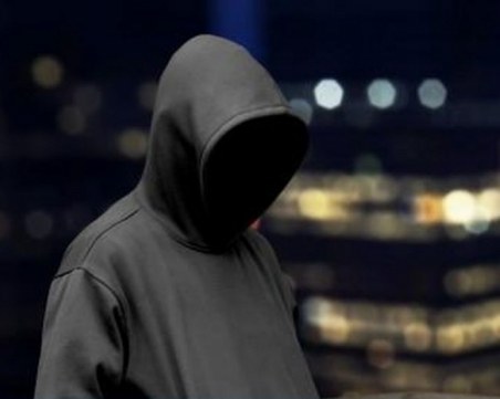 Ром нападна испанец медик на “Кавала“, взе му айфона