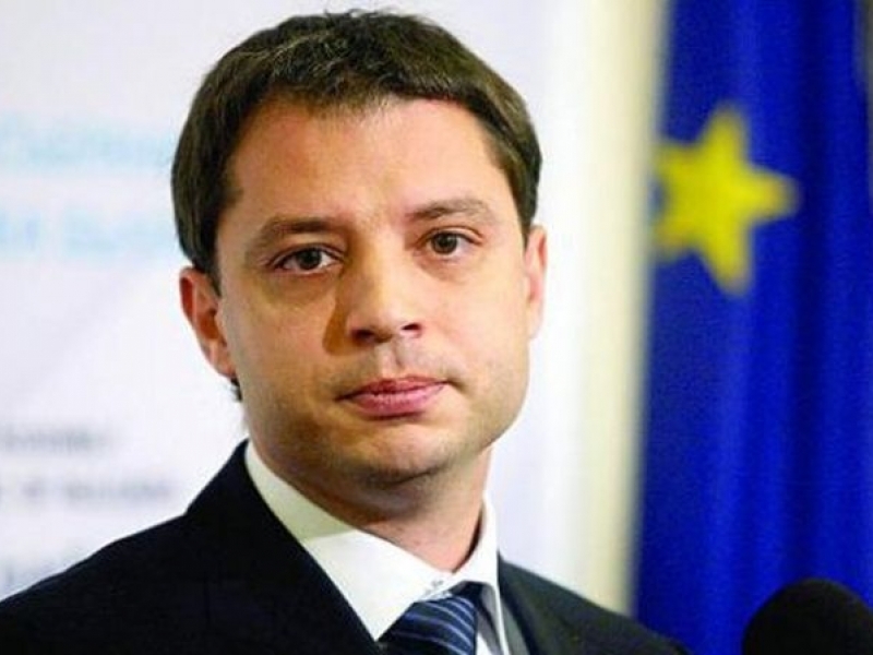 Депутатите отхвърлиха оставката на Делян Добрев, той остава депутат